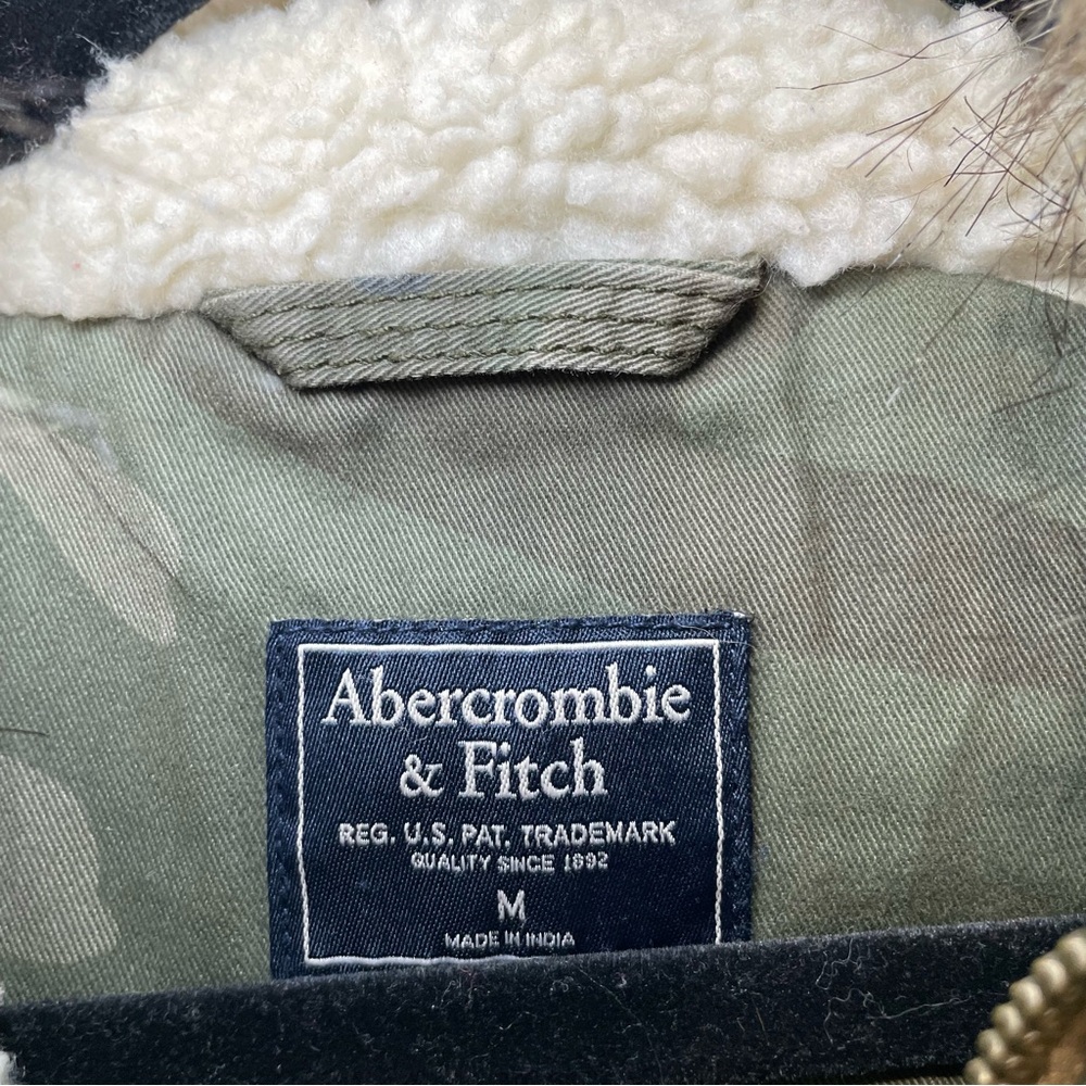 Abercrombie & Fitch Sherpa Lined Hooded Parka Jacket Camo Women Size Medium - Picture 6 of 9
